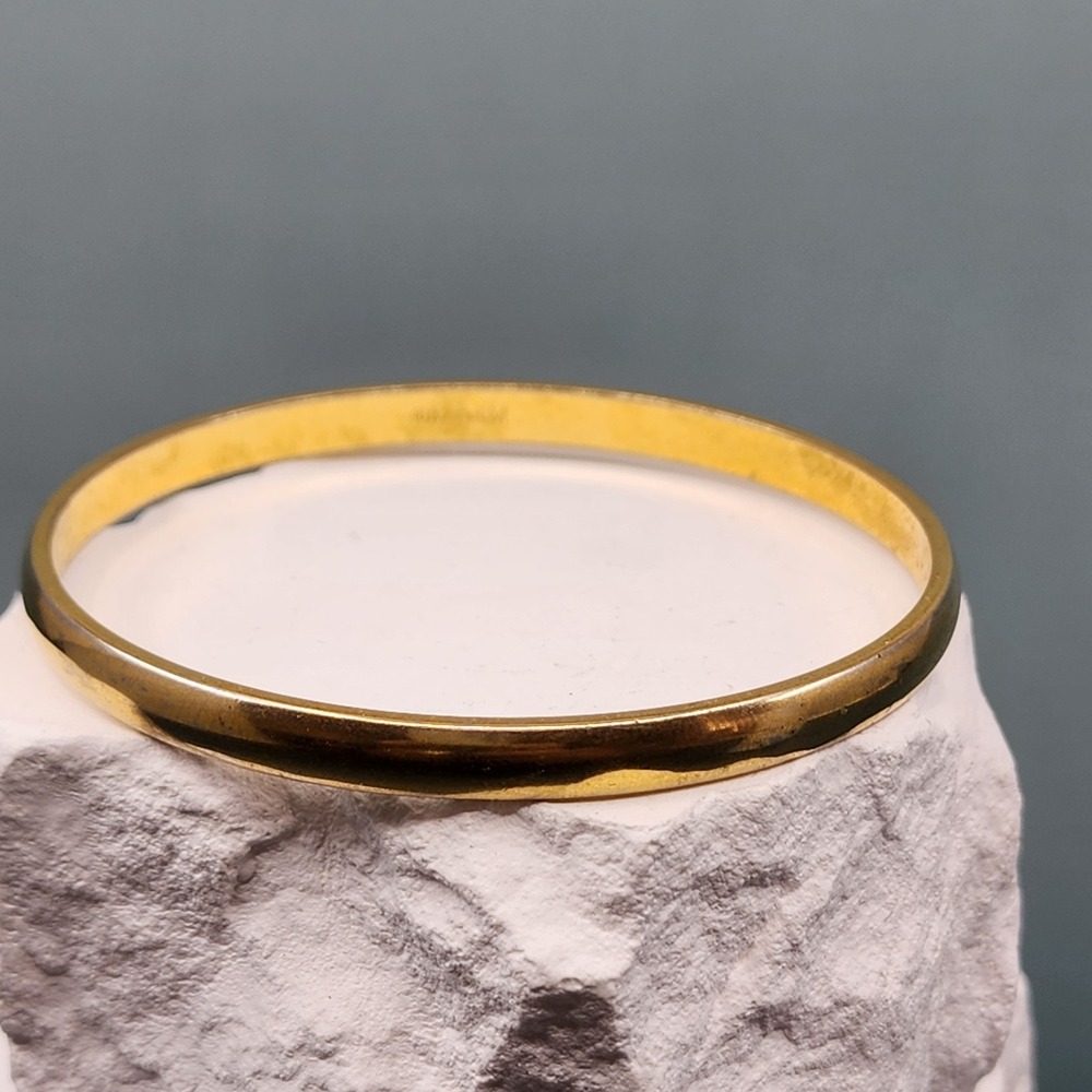 Monet Gold Tone Polished Slim Size Medium Bangle Bracelet Signed Vintage